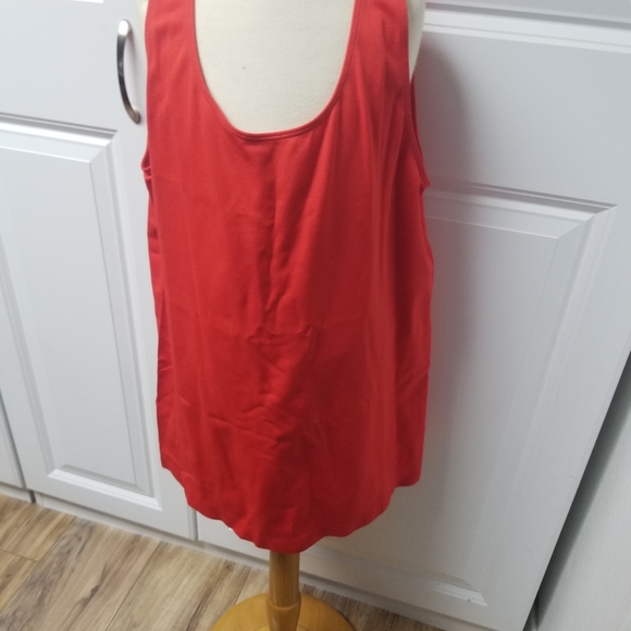 Sleeveless top tank - Picture 3 of 3